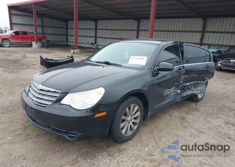 2010 Chrysler Sebring Limited z USA, uszkodzony, nr VIN 1C3CC5FB2AN152607
